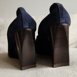 NWOT Lanvin Navy Suede Wedge Heels - Size 38.5 (US 7 or 7.5)